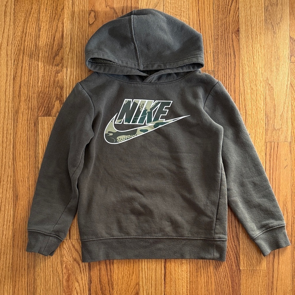 Nike Logo Swoosh Fleece Pullover Hoodie Youth M 5-6Y Olive Green Camo